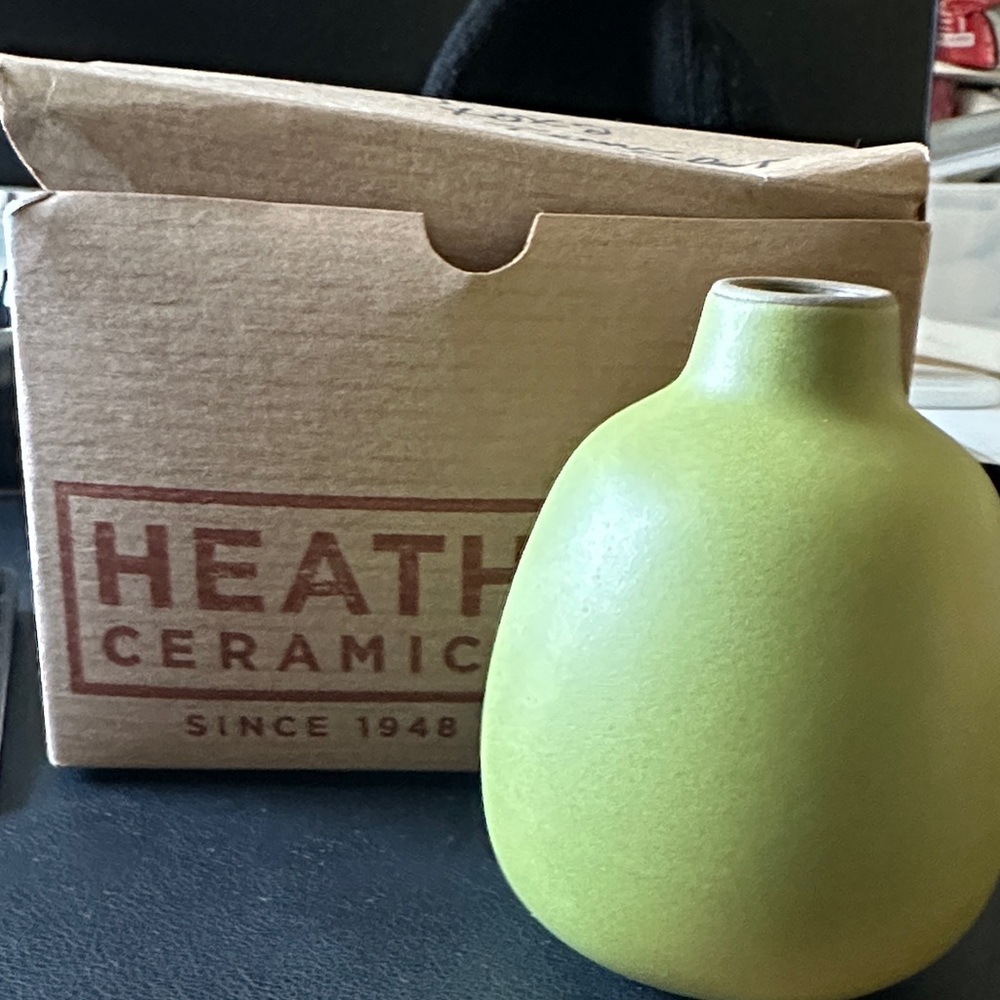 Heath Ceramics Bud Vase- Tomatillo - Picture 8 of 8